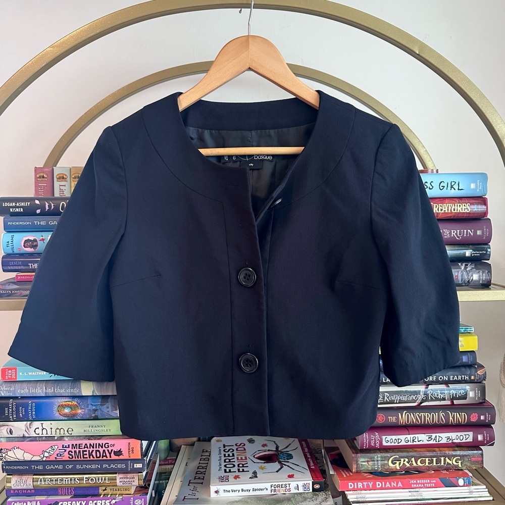 Basque City Black Cropped Blazer 🖤✨